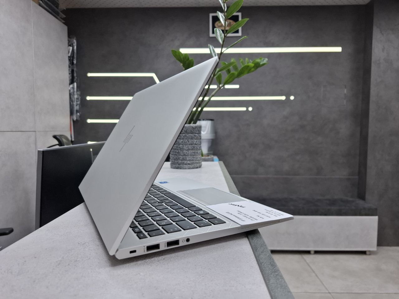 HP EliteBook 840 G8 - Image 3